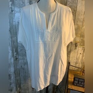 Tommy Hilfiger White Casual V Neck Shirt. Size XL